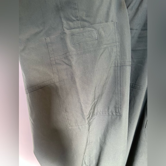 Old navy cargo/ jogger - Picture 5 of 5